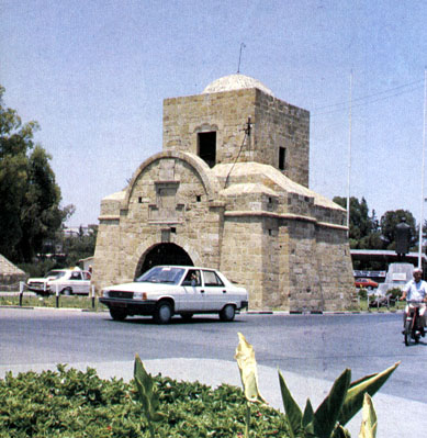 Girne Kapısı - yıllar önce ve günümüzde